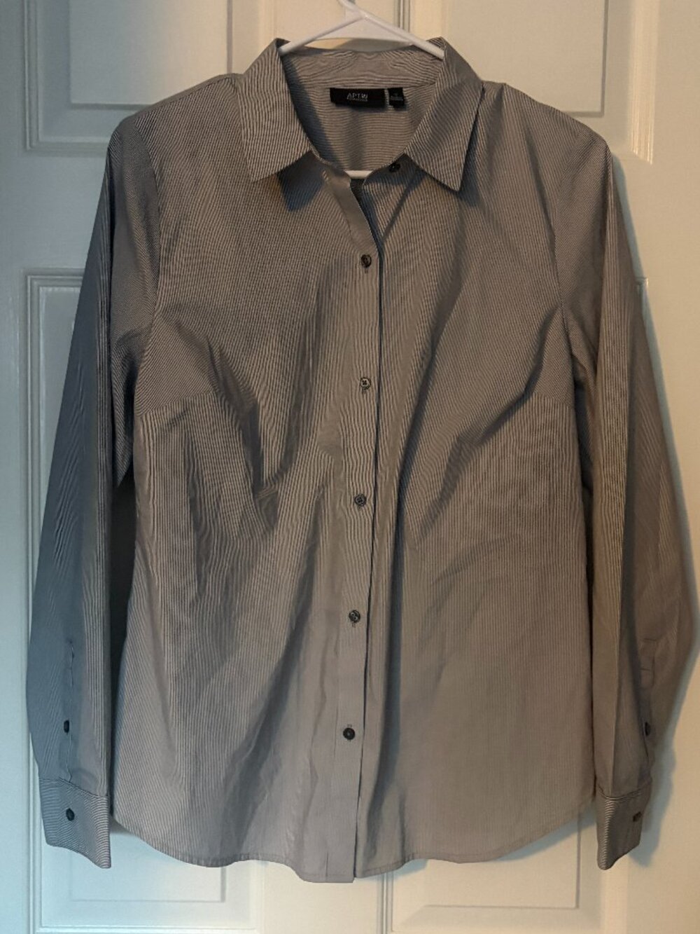 Women's Apt. 9 Essentials Button Shirt Size 12 Cotton Blend